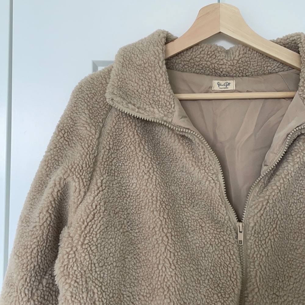 Brandy Melville Oversized Tan Sherpa Jacket